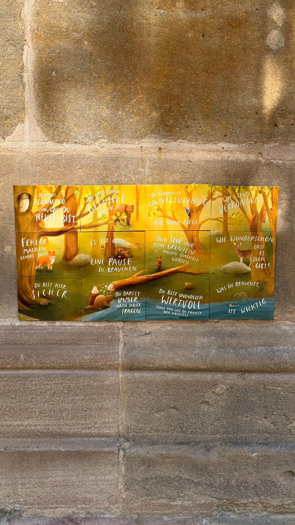 Postkartenset "Tierbotschaften" | Ein liebevoll illustriertes 12-teiliges Affirmationsmotiv mit warmen Farben, vielen Details und stärkenden Gedanken