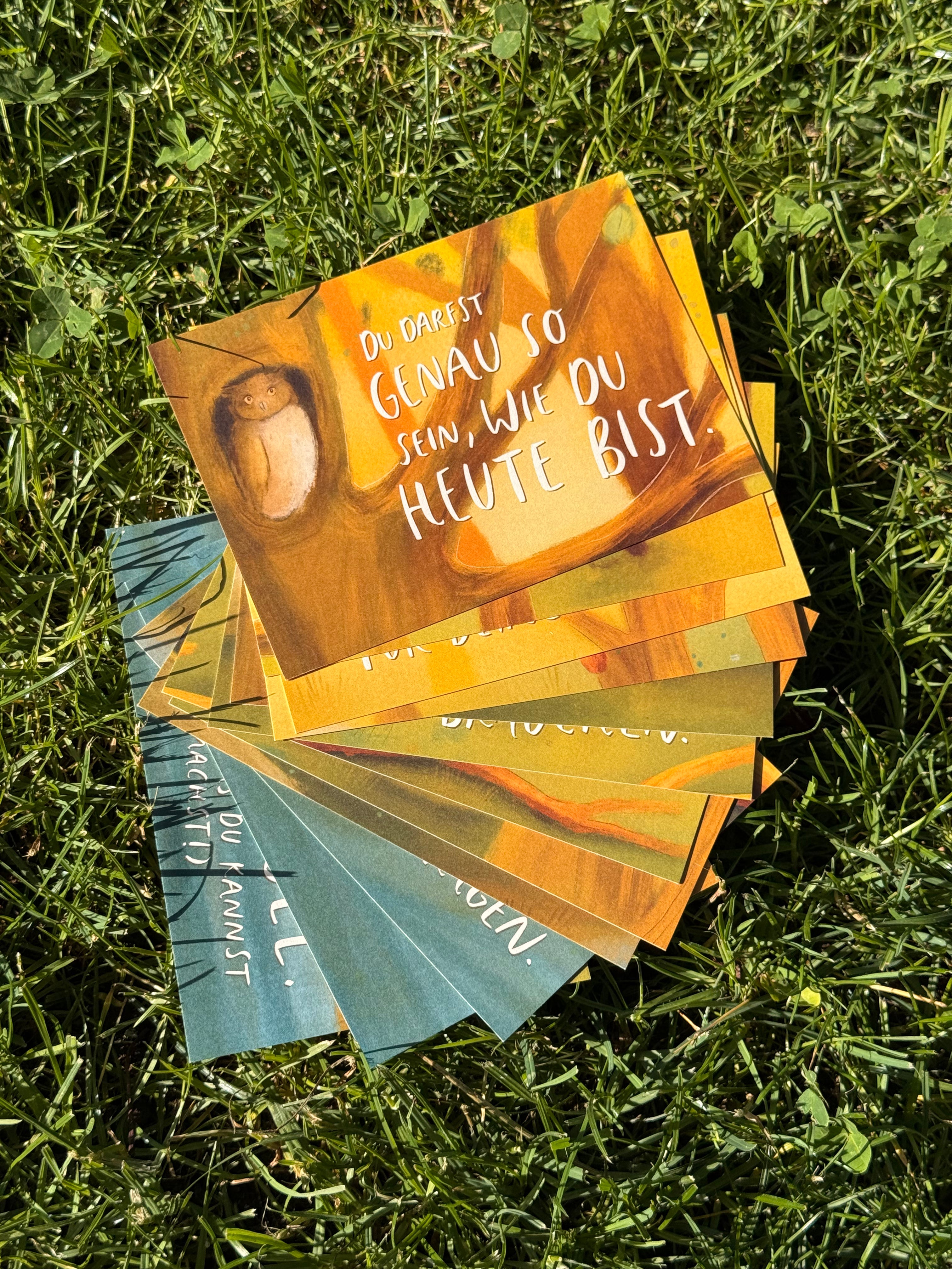 Postkartenset "Tierbotschaften" | Ein liebevoll illustriertes 12-teiliges Affirmationsmotiv mit warmen Farben, vielen Details und stärkenden Gedanken