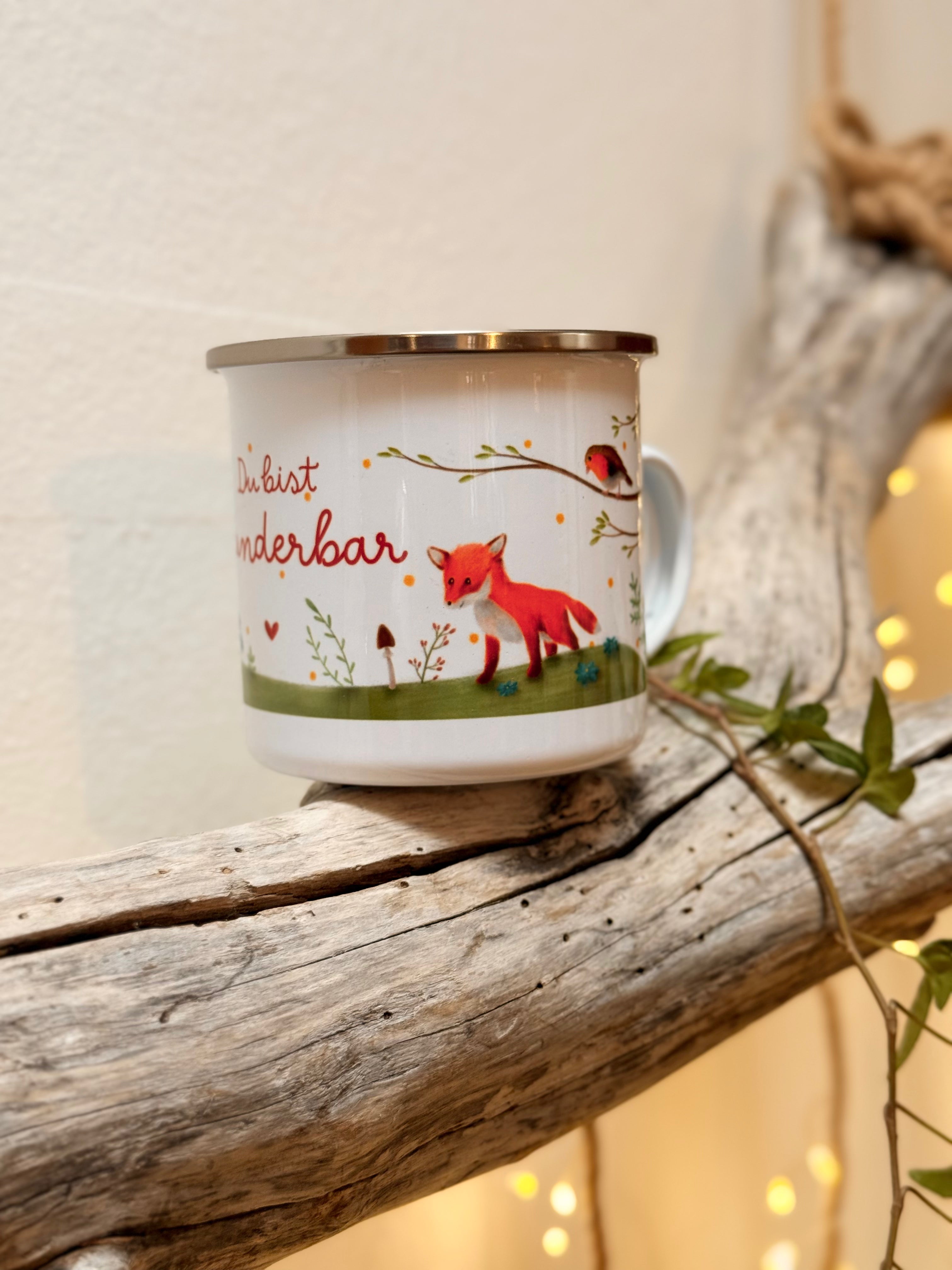 Set aus Emailletasse und Postkarte „Du bist wunderbar“ | ein zauberhaft illustriertes Wald-und-Wiesen-Motiv mit herzstärkender Botschaft.