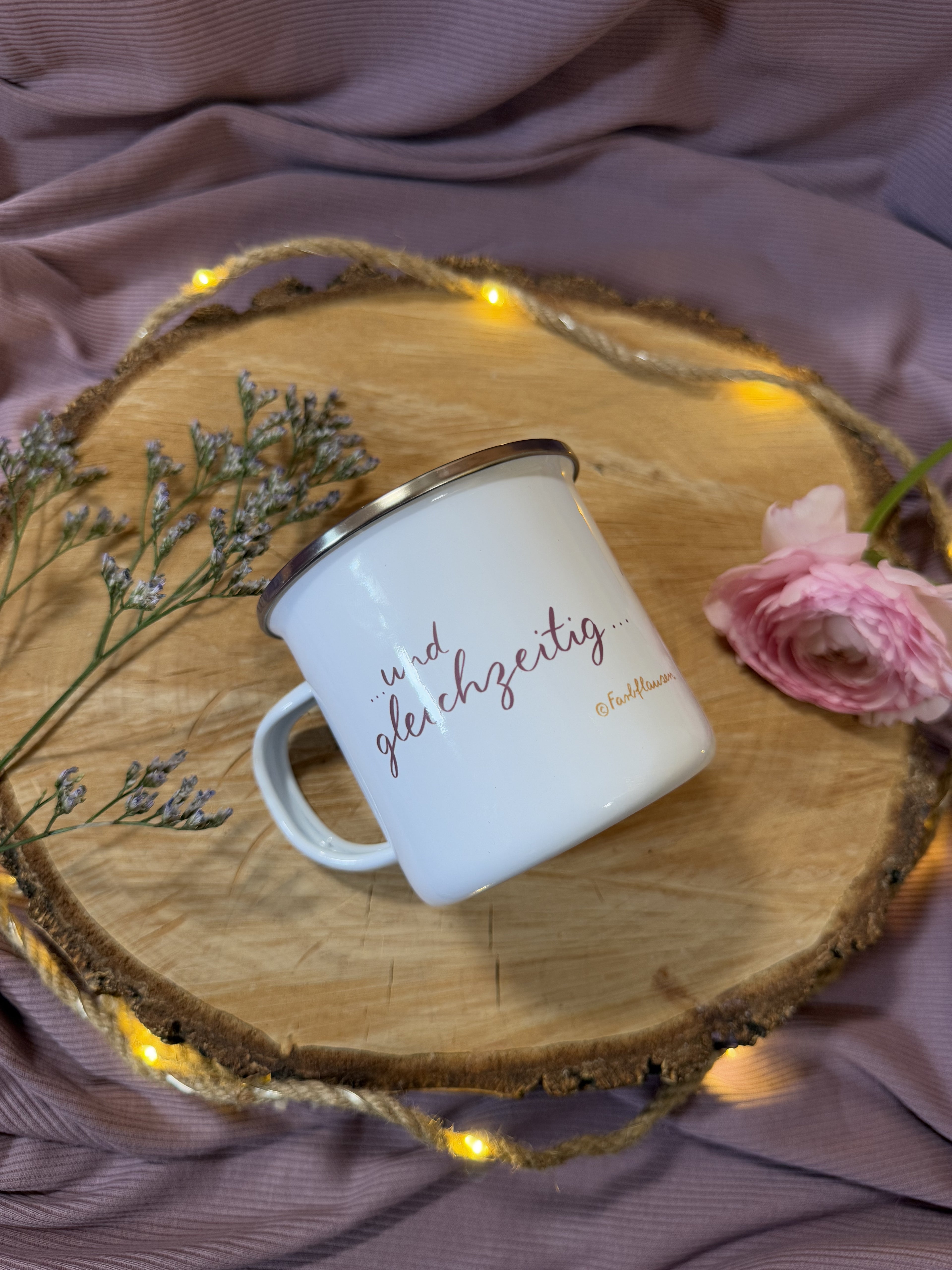 Emailletasse „und gleichzeitig“ | Weil dort, wo sich Sonne und Regen treffen, etwas Wunderschönes entstehen kann…