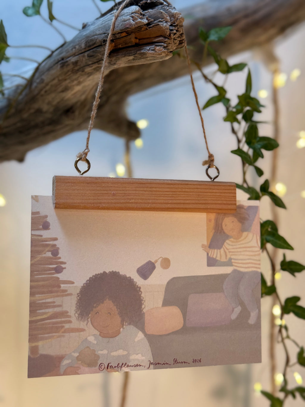 Postkarte "Momo und Linus feiern Weihnachten" | Eine Weihnachtsillustration passend zu unseren Kinderbüchern.