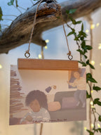 Postkarte "Momo und Linus feiern Weihnachten" | Eine Weihnachtsillustration passend zu unseren Kinderbüchern.