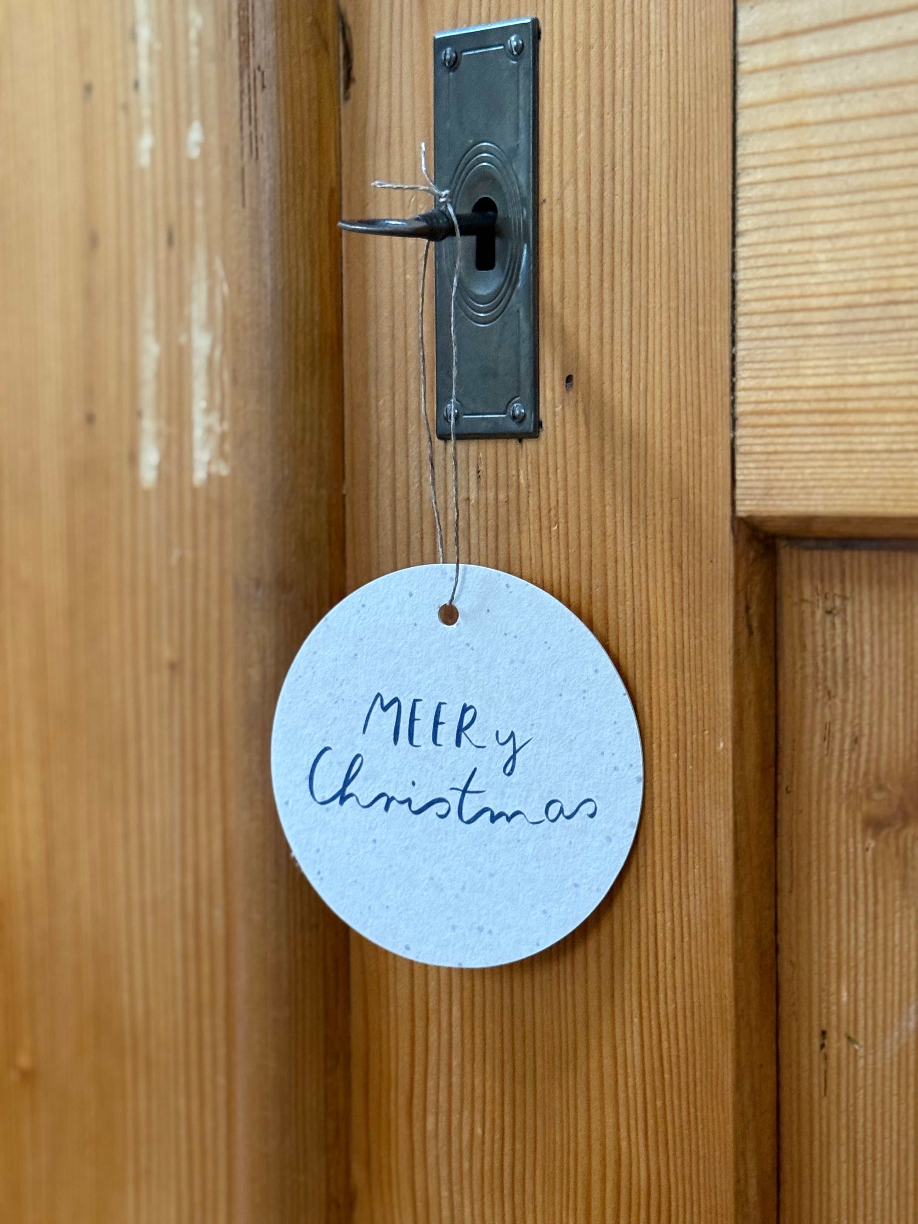 Baumanhänger „Weihnachtswal“ | Für Weihnachtsbäume, Geschenke und alle anderen Orte, an denen du MEERy Christmas sagen möchtest.