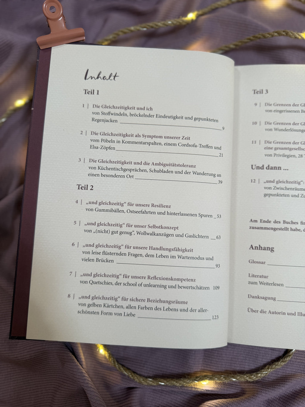 Buch „und gleichzeitig“ | Eine Liebeserklärung an zwei Worte, die das ganze Leben umspannen.