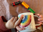 Emailletasse „Regenbogen“ | liebevoll gestaltetes Aquarellmotiv mit Punkten.
