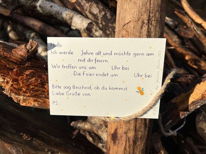 Postkartenset "Komm, wir feiern!" | 5 Einladungskarten für euren Kindergeburtstag, liebevoll illustriert mit Waldtieren und Textvordruck.