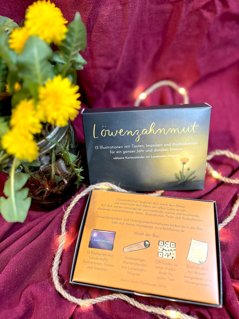 Löwenzahnmut | Eine aufwändig gestaltete Box mit 13 liebevoll illustrierten Postkarten, Texten, Impulsen, Audiodateien, Holzständer & Brief.