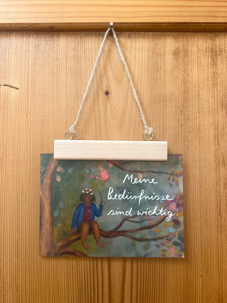 Postkarte „Meine Bedürfnisse sind wichtig.“ | Baumbotschaften 4: Ein liebevoll illustriertes Affirmationsmotiv über Fürsorge.