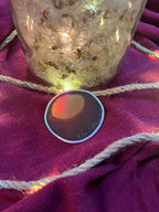 Sticker „Kastanienhoffnung“ | Ein hochwertiger holographischer Sticker mit Regenbogeneffekt - zur Personalisierung von Handy, Laptop und co.