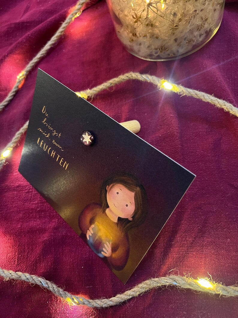 Magnetpostkartenständer „Stern“ | Ein besonderes, von mir illustriertes Produkt, nutzbar als variabel einstellbarer Tischständer oder Magnet