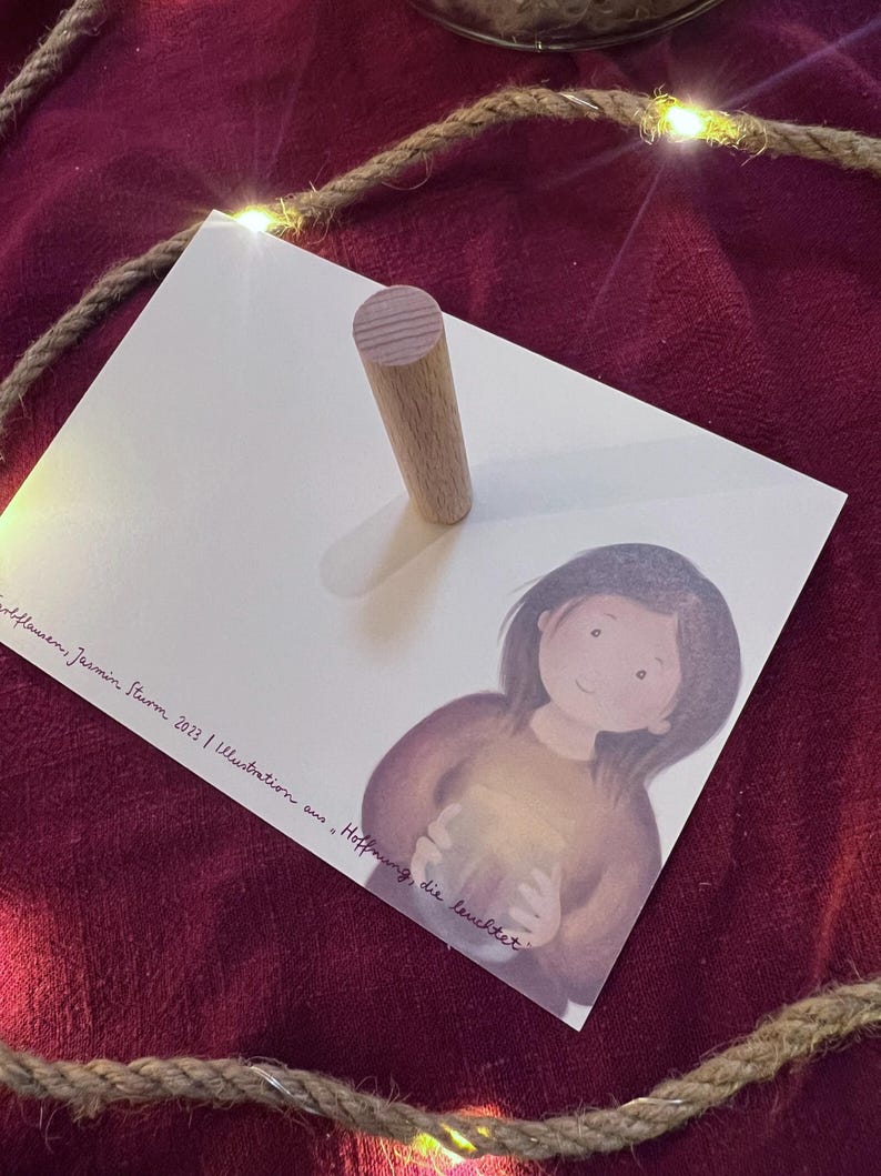 Magnetpostkartenständer „Stern“ | Ein besonderes, von mir illustriertes Produkt, nutzbar als variabel einstellbarer Tischständer oder Magnet