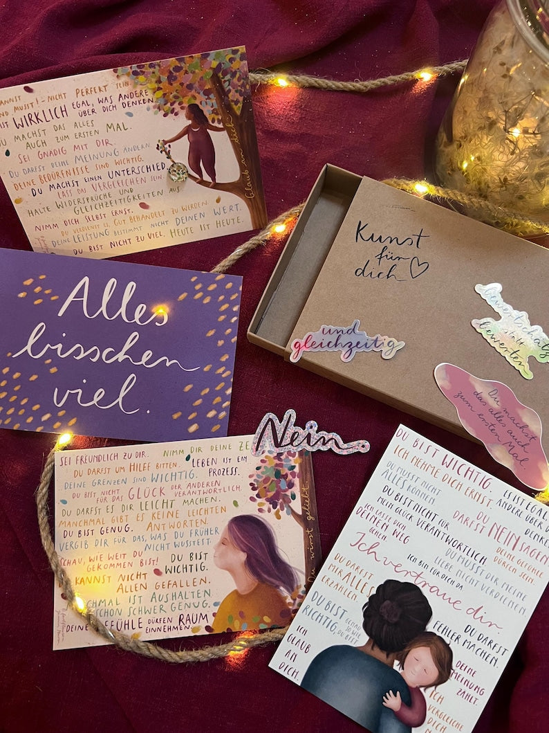 Box „Kunst für dich“ Affirmationen | Eine Schachtel mit 4 Postkarten und 4 Stickern - als Geschenkset oder für dich selbst.