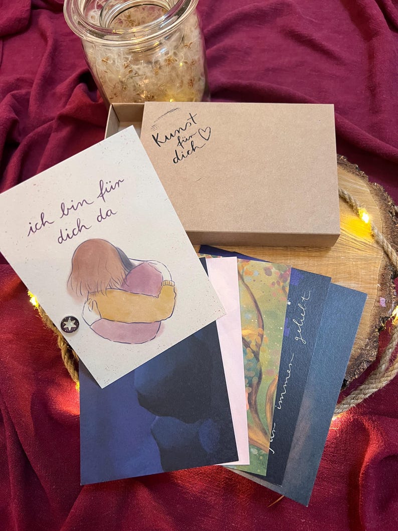 Box „Kunst für dich“ Trauer | Eine Schachtel mit 6 Trauermotiven - als Geschenkset oder für dich selbst. Optional mit Postkartenständer.