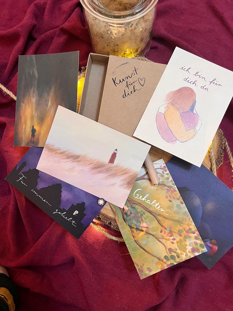 Box „Kunst für dich“ Trauer | Eine Schachtel mit 6 Trauermotiven - als Geschenkset oder für dich selbst. Optional mit Postkartenständer.