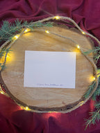 Postkarte „Walnusskerze“ | Ein warmes Motiv über das Kleine, Flüchtige, Schöne.