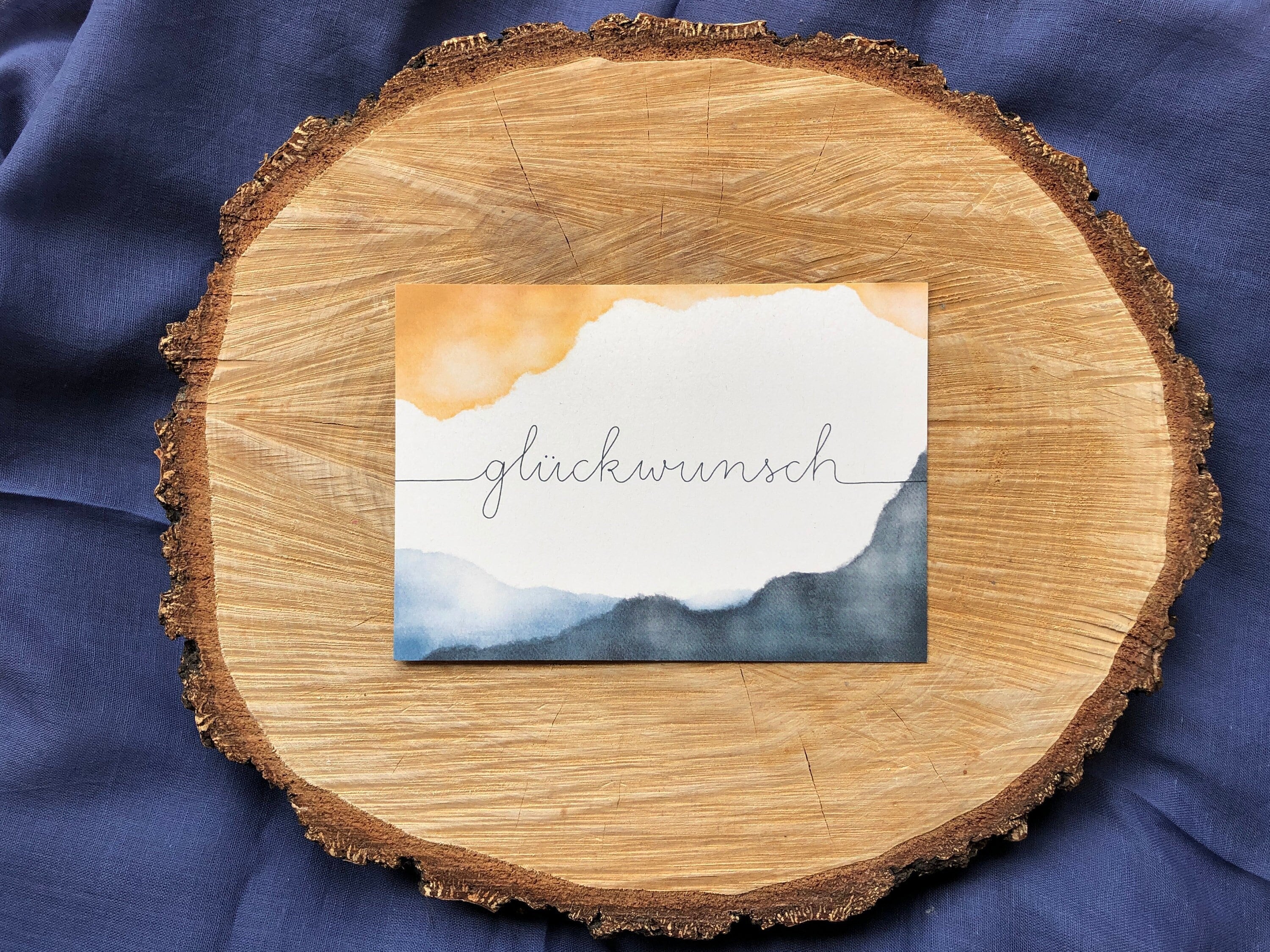 Postkarte „Glückwunsch“ | Gratulationskarte für Geburtstag, Geburt, Abschluss, herzliche Glückwünsche. Aquarelloptik mit Handlettering,