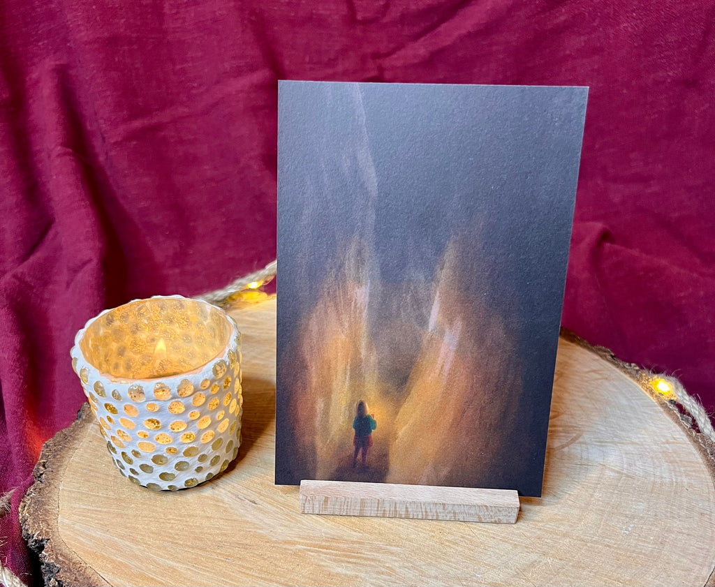 Postkarte „Ich seh dich“ | eine Illustration und ein Text über ein dunkles Tal und ein kleines Licht. Trauer, Krise, Trost, Hoffnung