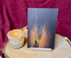 Postkarte „Ich seh dich“ | eine Illustration und ein Text über ein dunkles Tal und ein kleines Licht. Trauer, Krise, Trost, Hoffnung