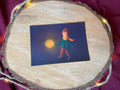 Postkarte „Laternenkind“ | Dekoration, Geschenk, Licht, Hoffnung, Laternenfest, Kerze, Sankt Martin, Jahreszeitentisch, Kinderzimmer