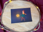 Postkarte „Laternenkind“ | Dekoration, Geschenk, Licht, Hoffnung, Laternenfest, Kerze, Sankt Martin, Jahreszeitentisch, Kinderzimmer
